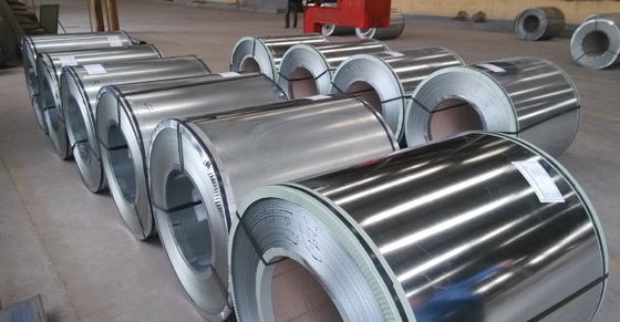 AISI JIS ASTM Q345 Q235 Q215 Sıcak Dolaştırılmış / Soğuk Galvanizli Çelik Bobin